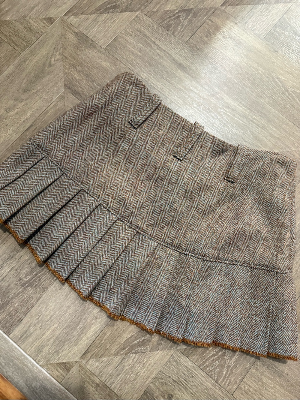 Vintage Y2K Abercrombie & Fitch Pleated Tweed Wool and Silk Mini Skirt - Picture 3 of 7